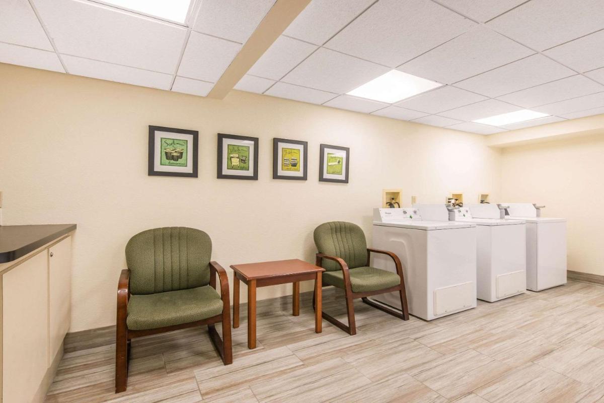 Quality Inn & Suites Tarpon Springs South - image 4