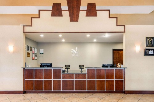 Quality Inn & Suites Tarpon Springs South - image 5