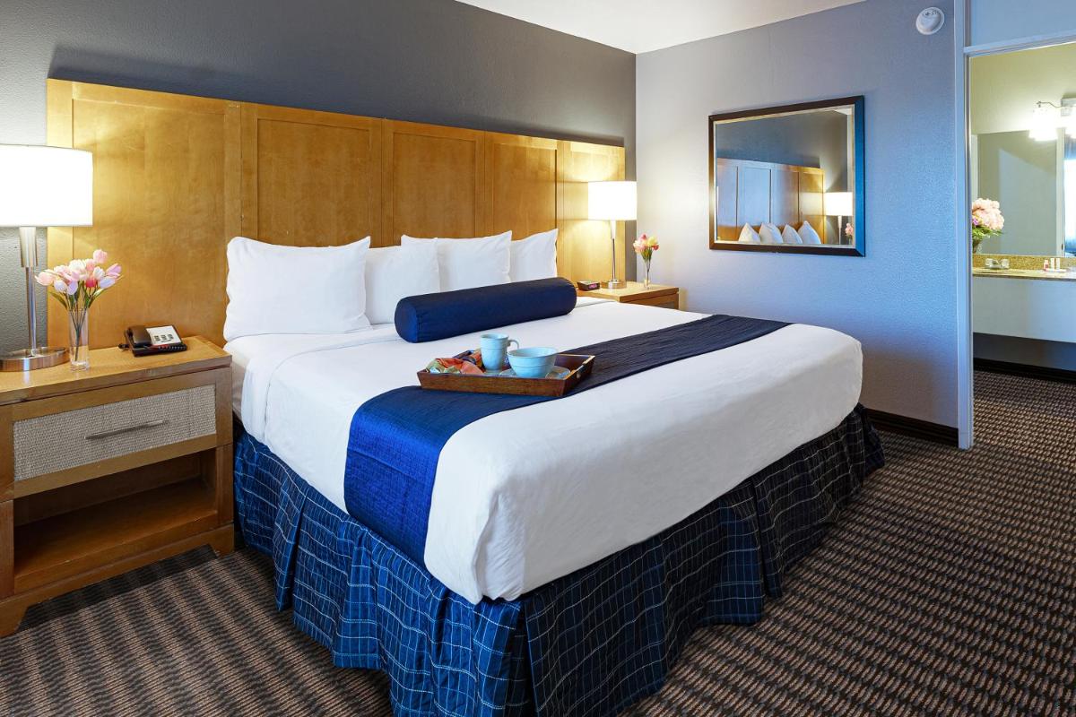 Travelodge by Wyndham Palm Springs - image 2