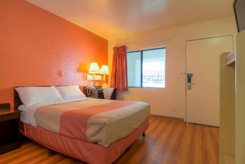 Motel 6-Palm Springs CA - Downtown - image 12
