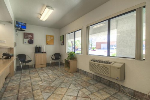 Motel 6-Palm Springs CA - Downtown - image 3