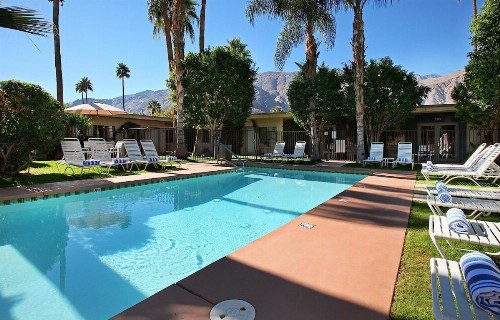 7 Springs Inn & Suites - image 3