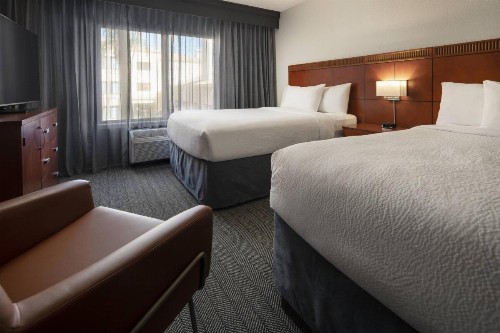 Courtyard by Marriott Palm Springs - image 27