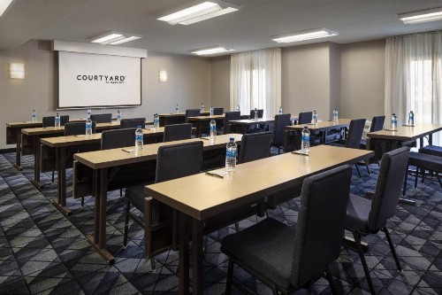 Courtyard by Marriott Palm Springs - image 29