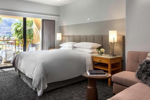 Renaissance Palm Springs Hotel - image 9