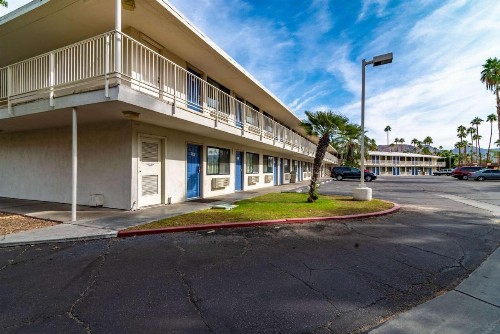Motel 6-Palm Springs CA - East - Palm Canyon - image 11