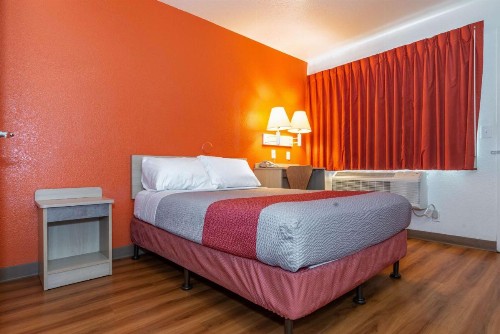 Motel 6-Palm Springs CA - East - Palm Canyon - image 20