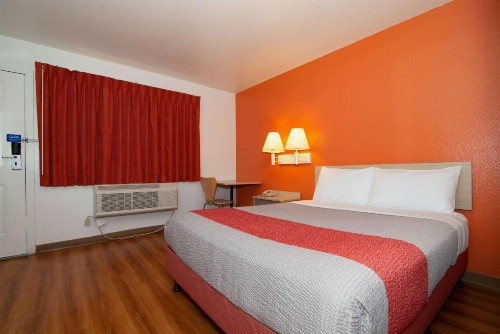 Motel 6-Palm Springs CA - East - Palm Canyon - image 24