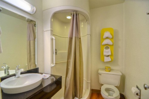 Motel 6-Palm Springs CA - East - Palm Canyon - image 38