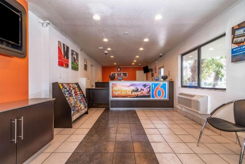 Motel 6-Palm Springs CA - East - Palm Canyon - image 43