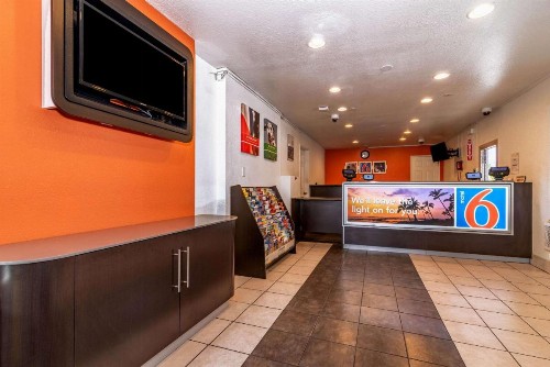 Motel 6-Palm Springs CA - East - Palm Canyon - image 44