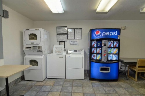 Motel 6-Palm Springs CA - East - Palm Canyon - image 47