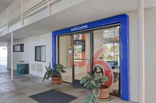 Motel 6-Palm Springs CA - East - Palm Canyon - image 6