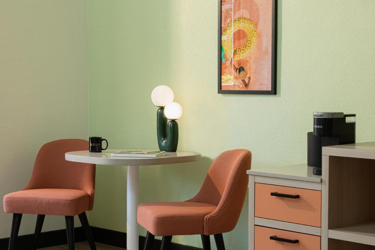 Palm Mountain Resort & Spa - image 6