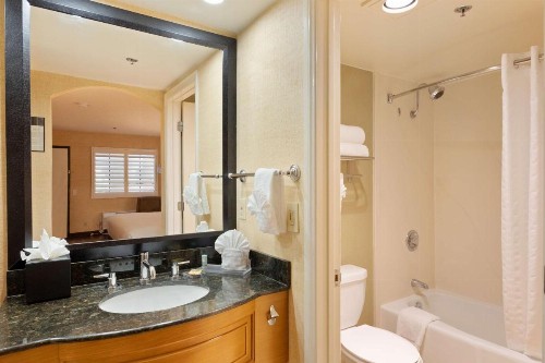 Best Western Plus Las Brisas Hotel - image 18