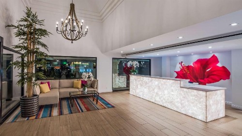Best Western Plus Las Brisas Hotel - image 2