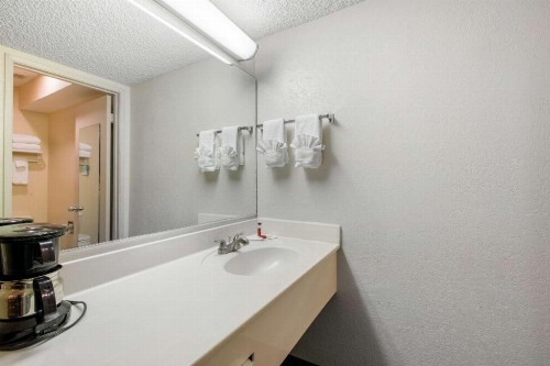Quality Inn Palm Springs Downtown - image 19