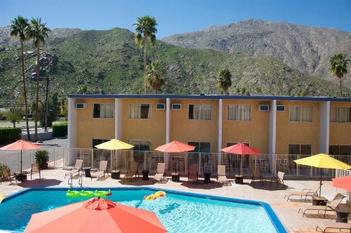Delos Reyes Palm Springs - image 2