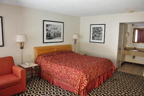 Delos Reyes Palm Springs - image 49
