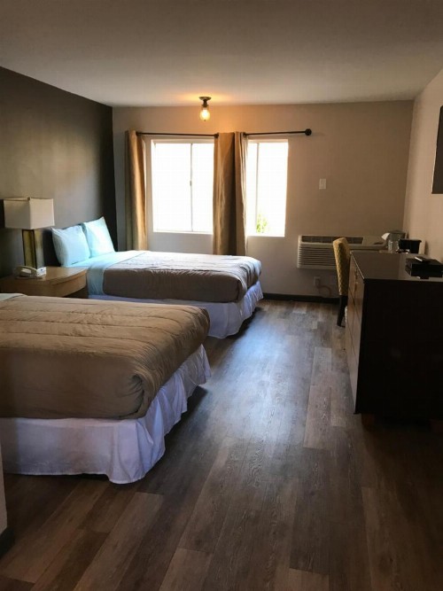 Delos Reyes Palm Springs - image 6