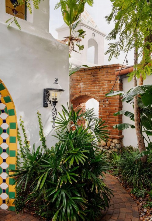 Andalusian Court - image 33