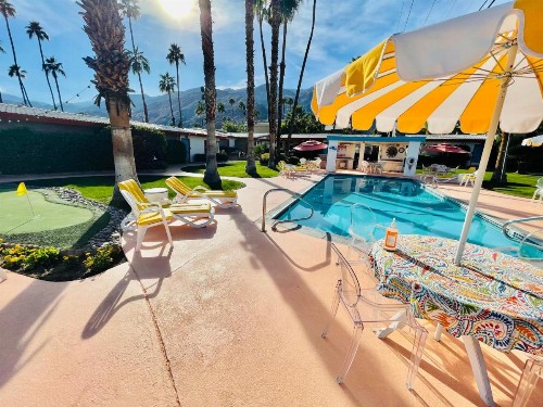 A PLACE IN THE SUN Garden Hotel - Big Units with Privacy Gardens & Heated Pool & Spa in 1 Acre Park Prime Location PET Friendly TOP Midcentury Modern Boutique Hotel - image 19