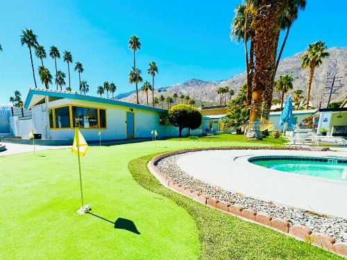 A PLACE IN THE SUN Garden Hotel - Big Units with Privacy Gardens & Heated Pool & Spa in 1 Acre Park Prime Location PET Friendly TOP Midcentury Modern Boutique Hotel - image 23