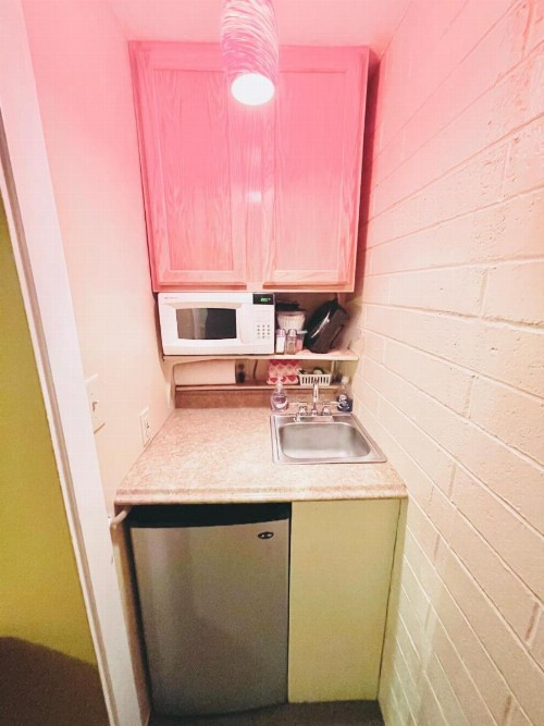 A PLACE IN THE SUN Garden Hotel - Big Units with Privacy Gardens & Heated Pool & Spa in 1 Acre Park Prime Location PET Friendly TOP Midcentury Modern Boutique Hotel - image 24