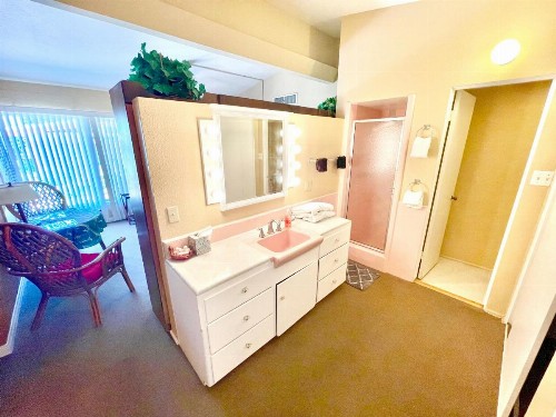 A PLACE IN THE SUN Garden Hotel - Big Units with Privacy Gardens & Heated Pool & Spa in 1 Acre Park Prime Location PET Friendly TOP Midcentury Modern Boutique Hotel - image 31