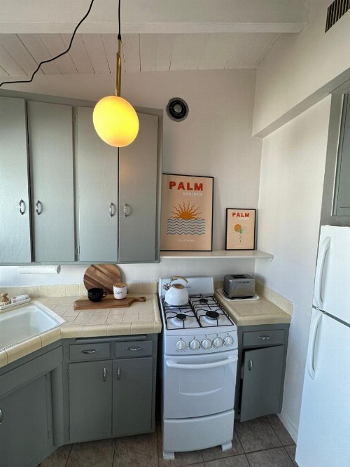 A PLACE IN THE SUN Garden Hotel - Big Units with Privacy Gardens & Heated Pool & Spa in 1 Acre Park Prime Location PET Friendly TOP Midcentury Modern Boutique Hotel - image 36