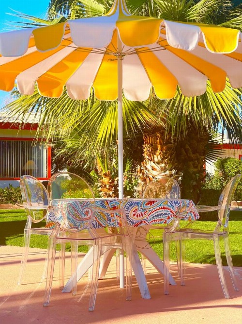 A PLACE IN THE SUN Garden Hotel - Big Units with Privacy Gardens & Heated Pool & Spa in 1 Acre Park Prime Location PET Friendly TOP Midcentury Modern Boutique Hotel - image 7