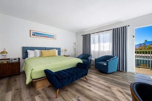 Skylark Hotel - image 10