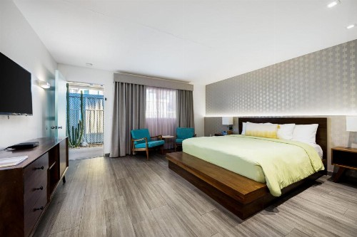 Skylark Hotel - image 16