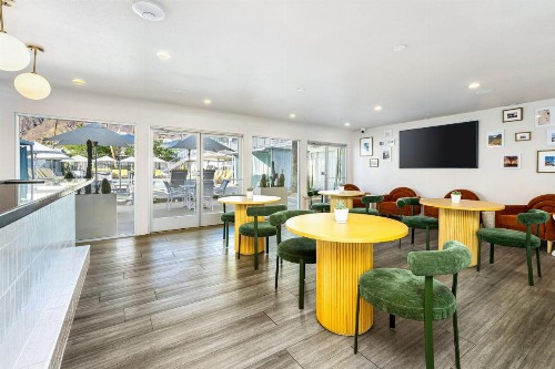 Skylark Hotel - image 19