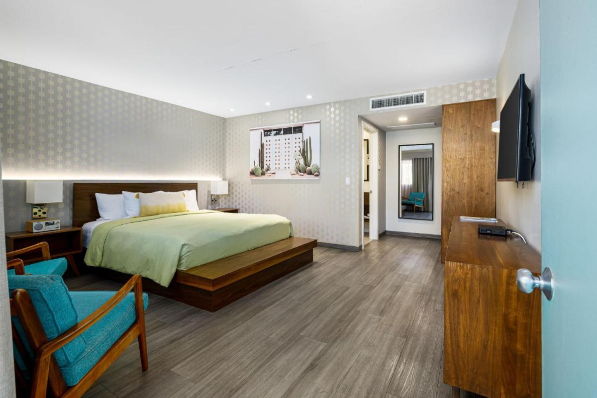 Skylark Hotel - image 2