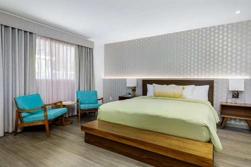 Skylark Hotel - image 3