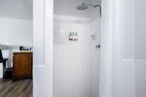 Skylark Hotel - image 8