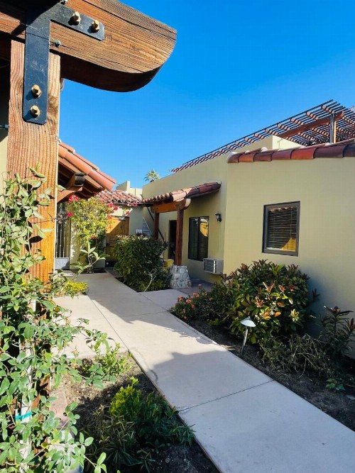 Los Arboles Hotel - image 11