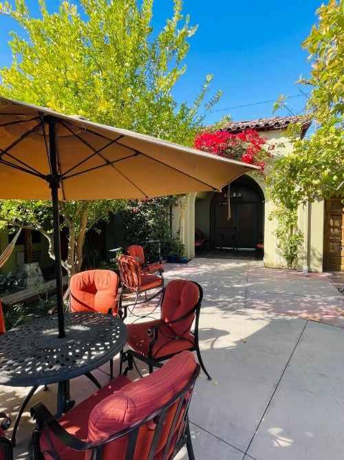 Los Arboles Hotel - image 2