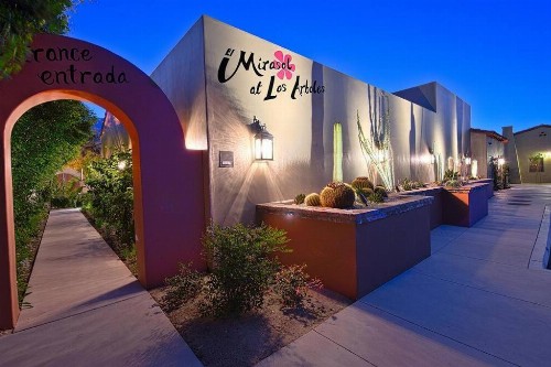 Los Arboles Hotel - image 50