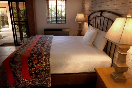 Hotel California - image 9