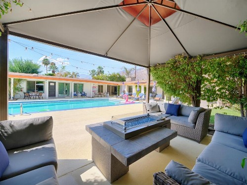 Little Paradise Hotel - image 16