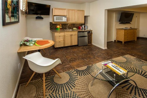 Desert Riviera Hotel - image 32