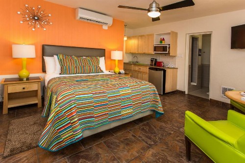Desert Riviera Hotel - image 37