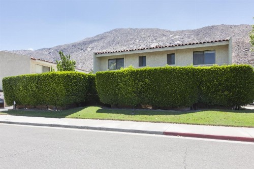 Palm Springs Townhouse Hideaway - image 2