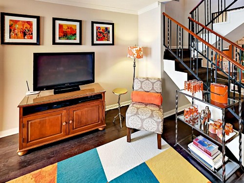 Palm Springs Townhouse Hideaway - image 4