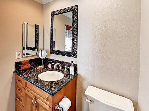 Palm Springs Townhouse Hideaway - image 5