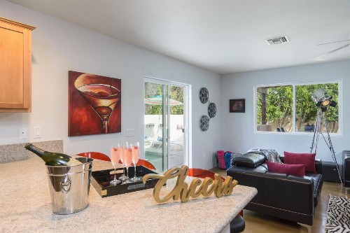 Palm Springs Home Close to Downtown - image 9