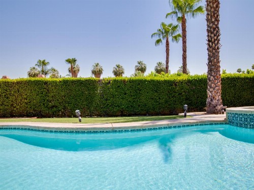 Lions Gate Estate - image 12