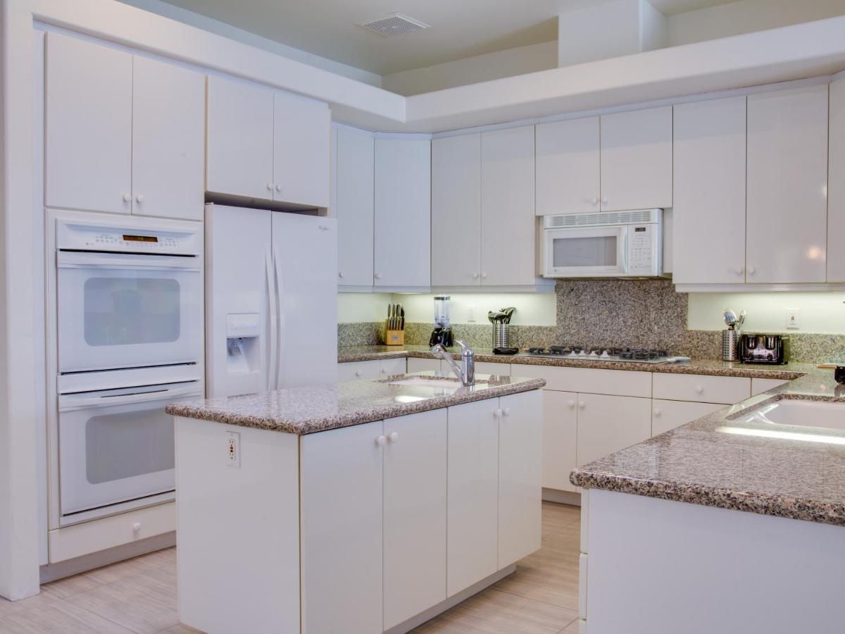 Lions Gate Estate - image 5